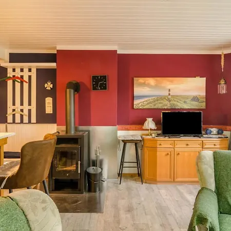 Kira Apartment
